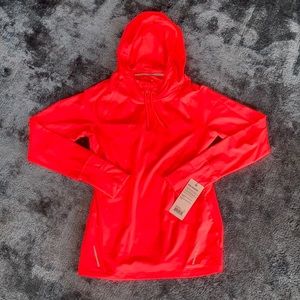 BNWT Womens Layer 8 winter trail hoodie